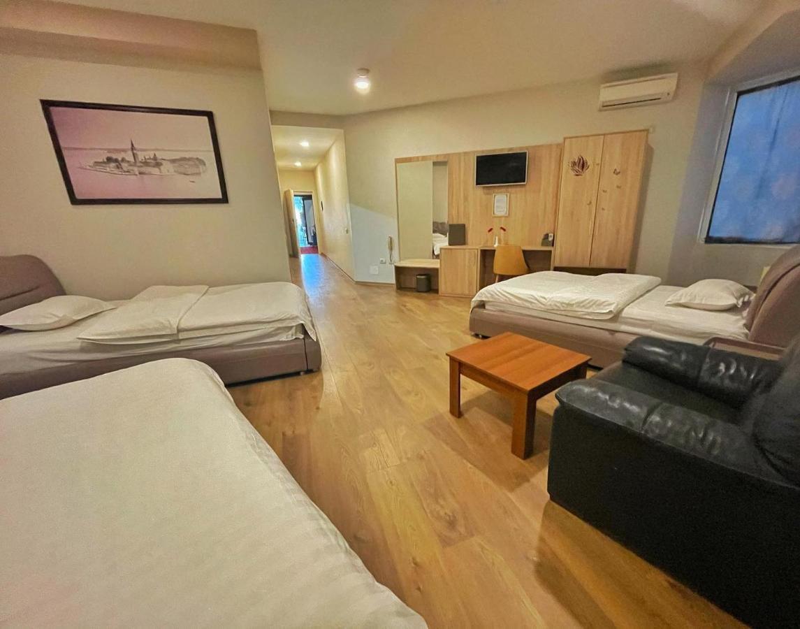 Park Hotel Tirana Yzberishti 外观 照片