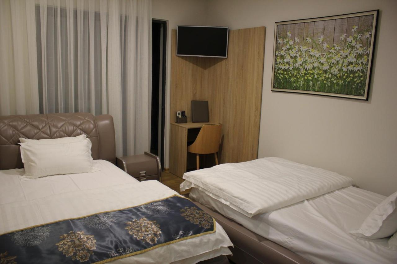 Park Hotel Tirana Yzberishti 外观 照片
