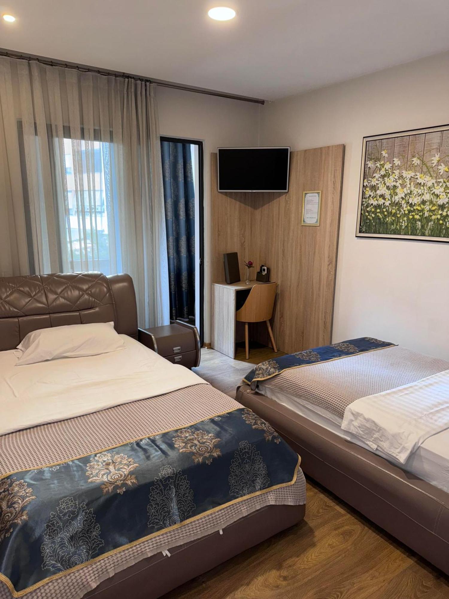 Park Hotel Tirana Yzberishti 外观 照片