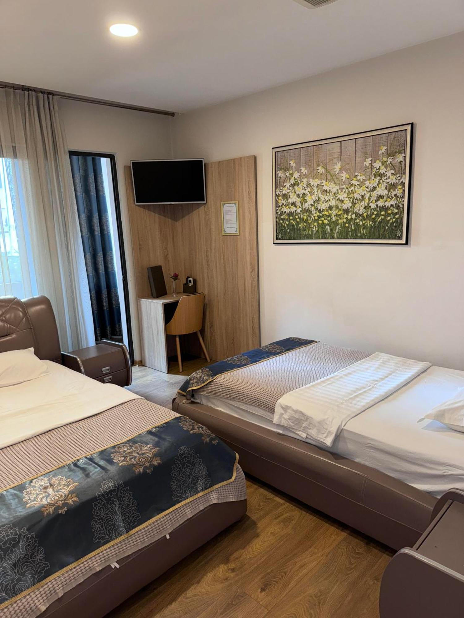 Park Hotel Tirana Yzberishti 外观 照片