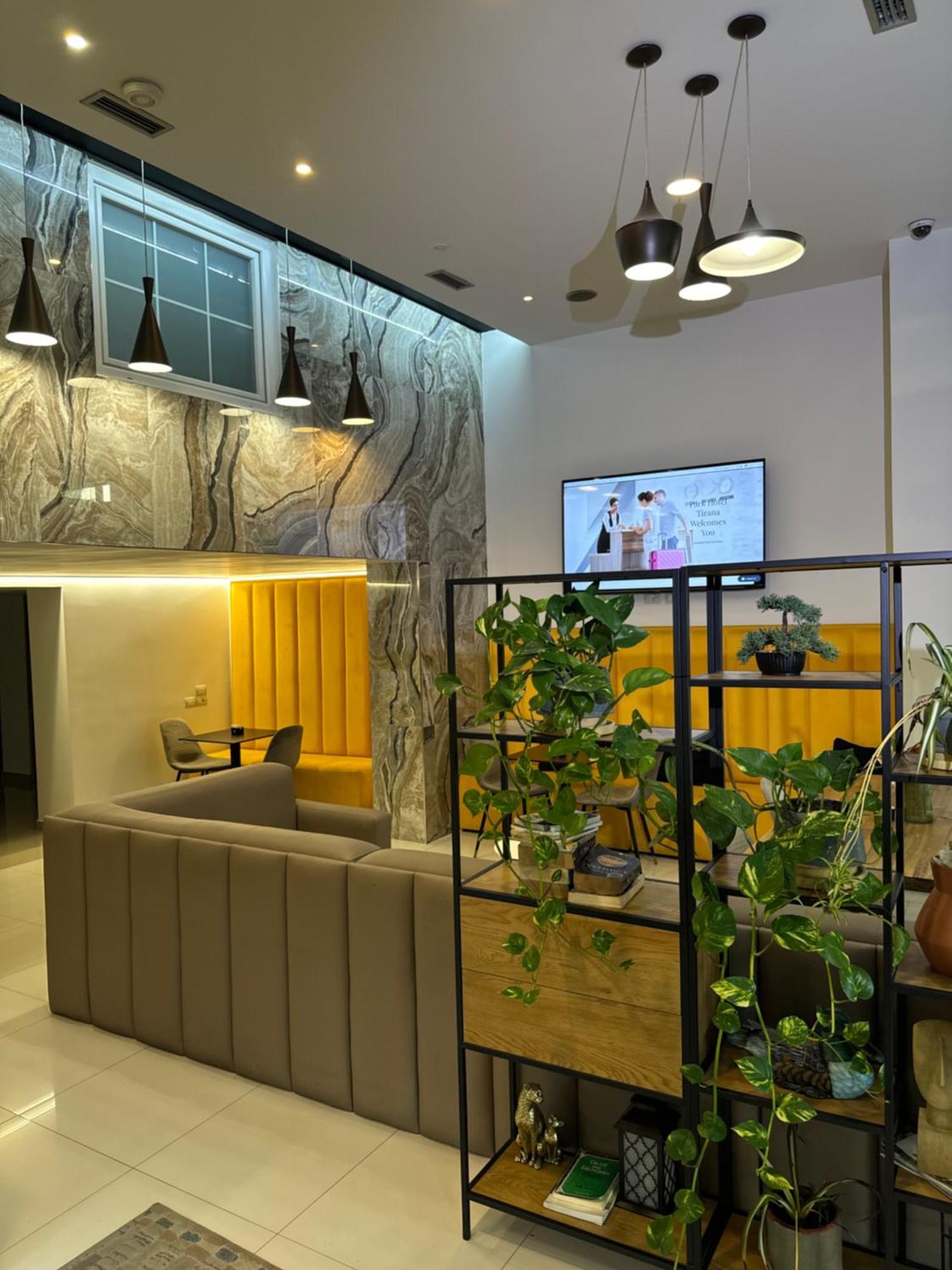 Park Hotel Tirana Yzberishti 外观 照片