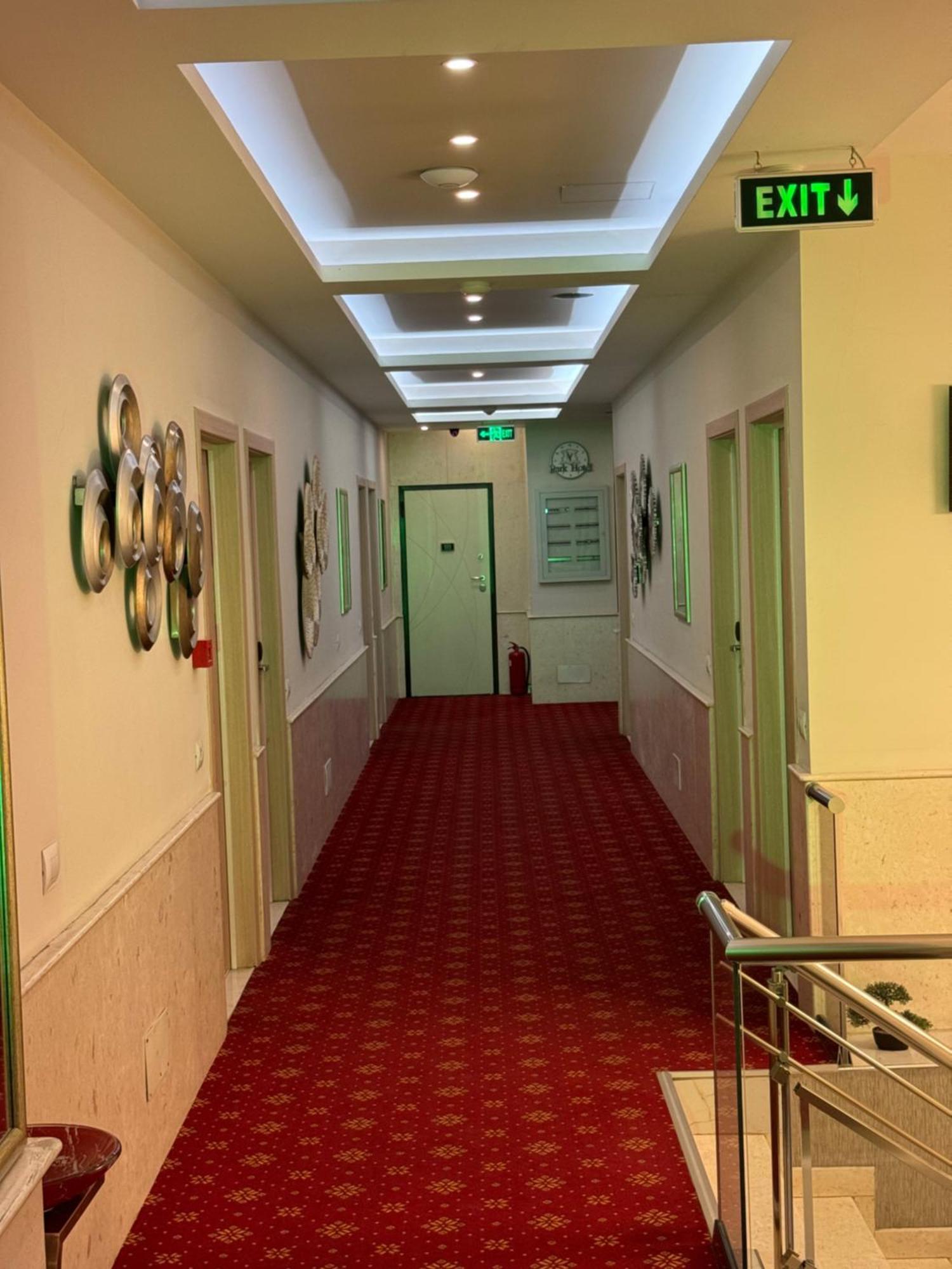 Park Hotel Tirana Yzberishti 外观 照片