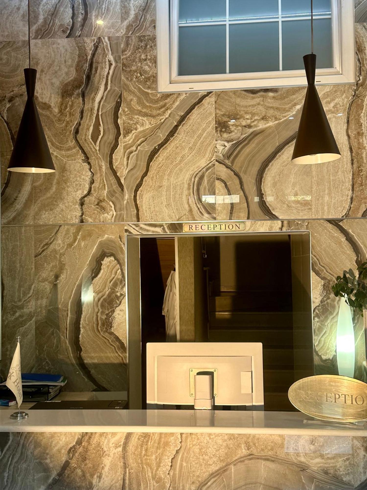 Park Hotel Tirana Yzberishti 外观 照片