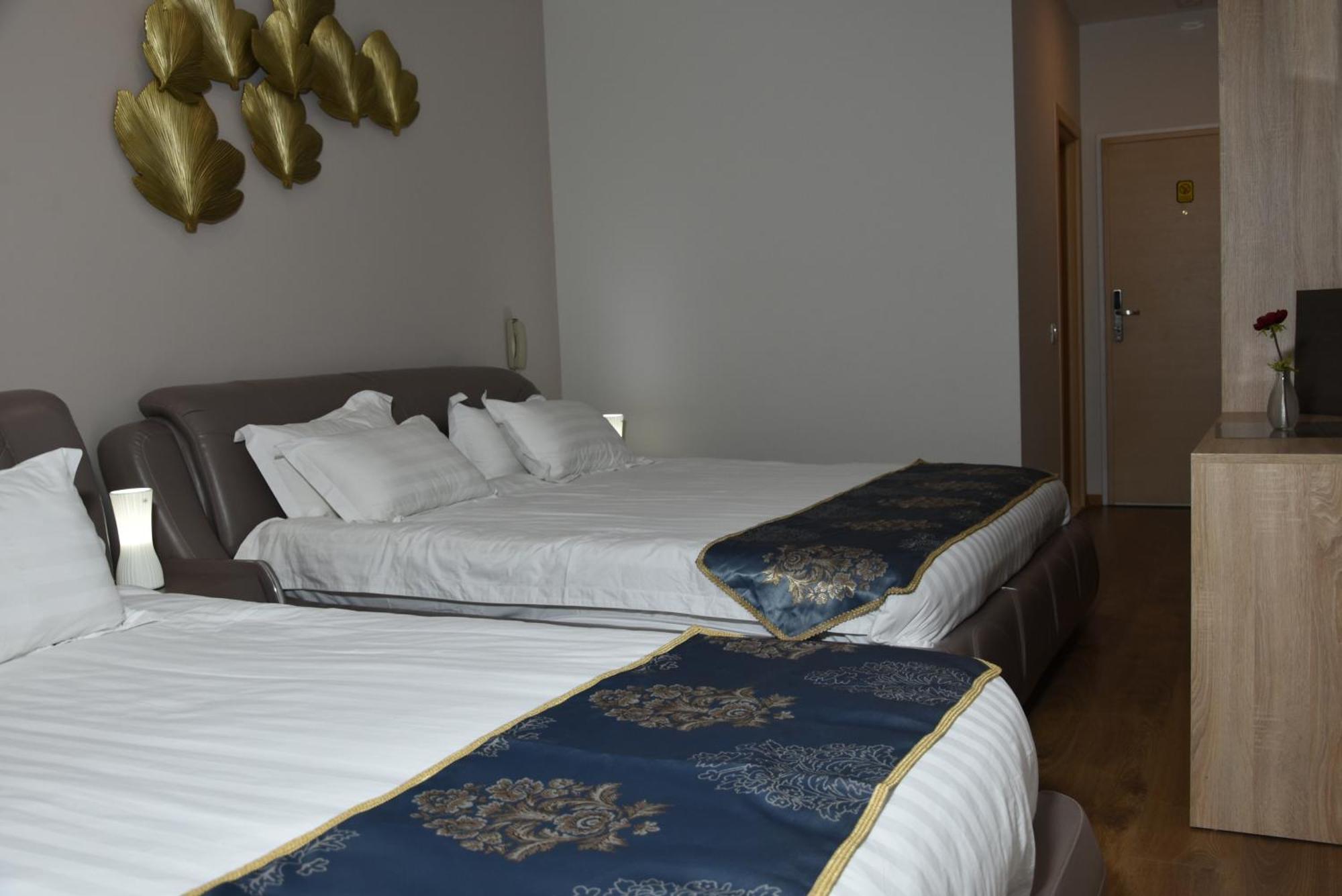 Park Hotel Tirana Yzberishti 外观 照片